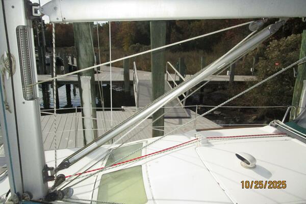 37' Beneteai boom vang1