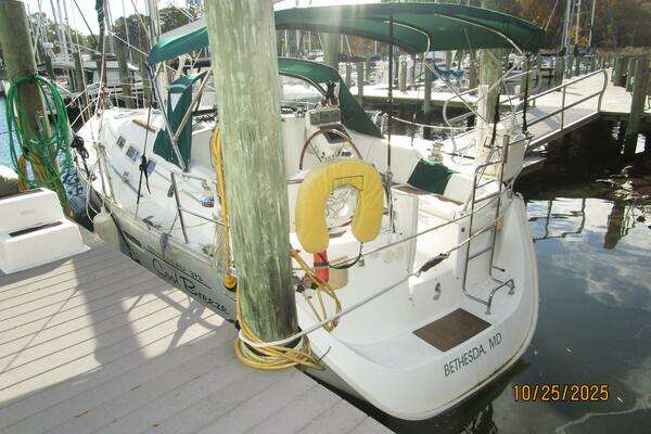 Photo of the 2007 Beneteau 373 "Cool Breeze"