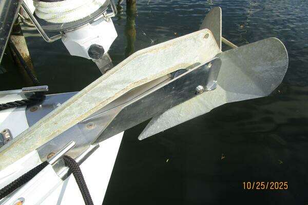 Photo of the 2007 Beneteau 373 "Cool Breeze"