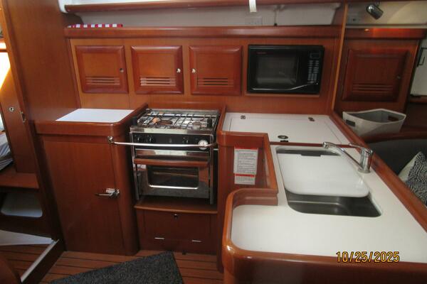 37' Beneteau galley2