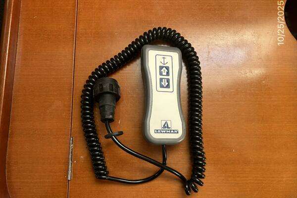 Photo of the 2007 Beneteau 373 "Cool Breeze"