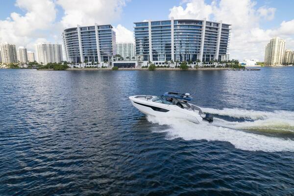 38ft Cruisers Yachts Yacht For Sale