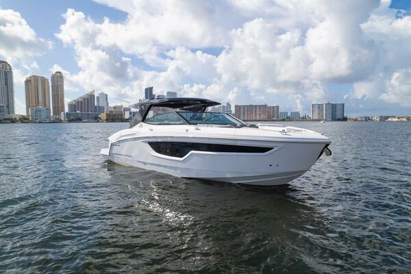 38ft Cruisers Yachts Yacht For Sale