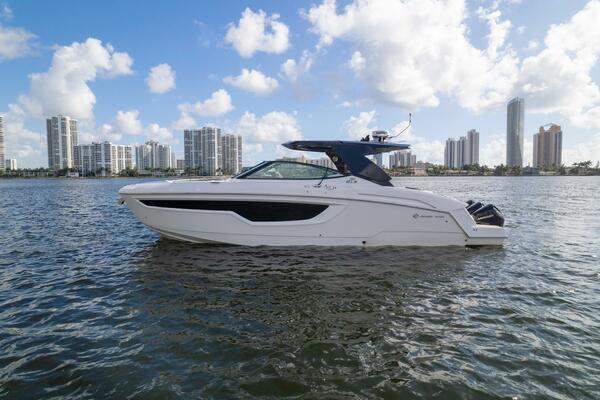 38ft Cruisers Yachts Yacht For Sale