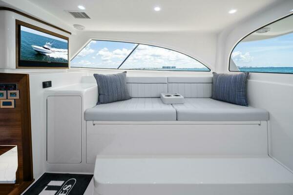 2026 Viking 46 Billfish Salon