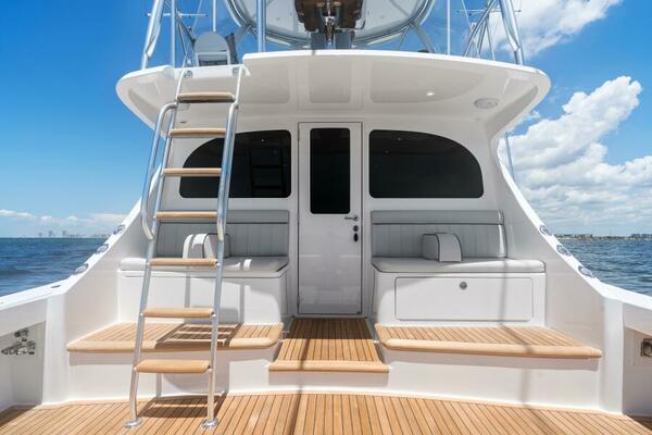 2026 Viking 46 Billfish Cockpit
