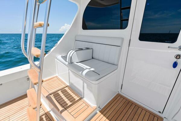 2026 Viking 46 Billfish Cockpit