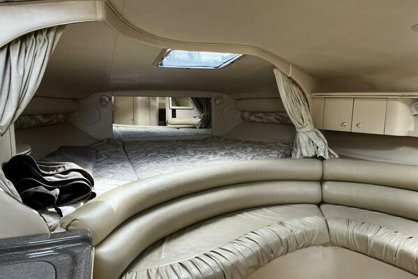 Kim s Cottage 31ft Sea Ray Yacht For Sale