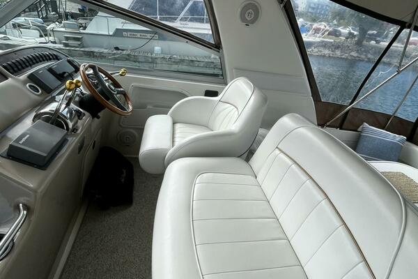 Kim s Cottage 31ft Sea Ray Yacht For Sale