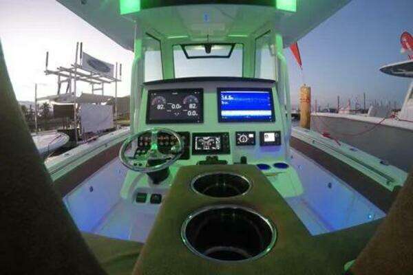 Caymas 341CC Yacht For Sale