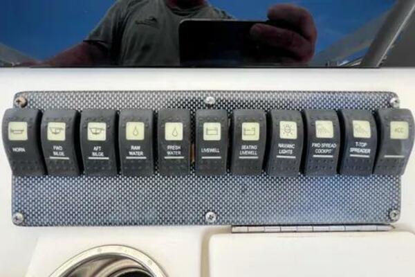 33ft Regulator Yacht For Sale