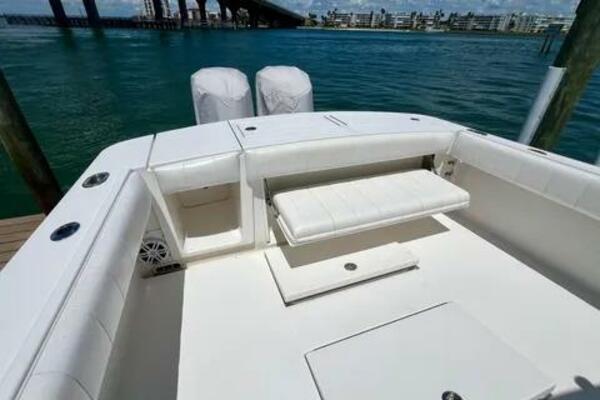 33ft Regulator Yacht For Sale