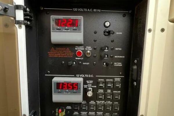 33ft Regulator Yacht For Sale