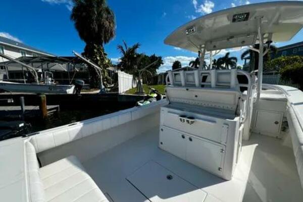 33ft Regulator Yacht For Sale