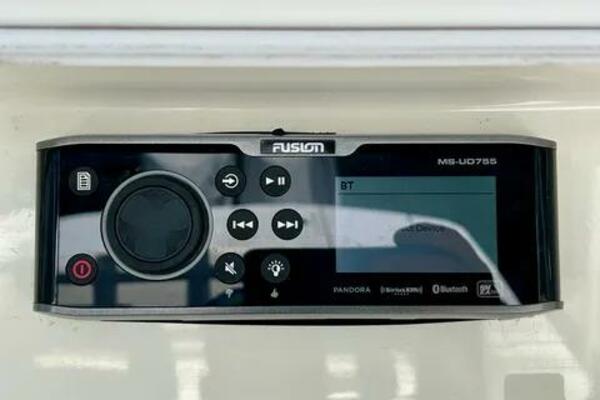 33ft Regulator Yacht For Sale