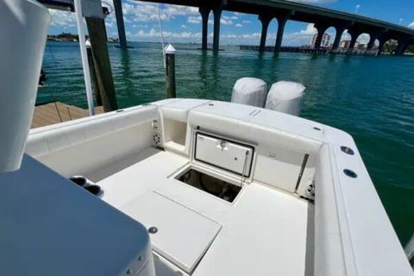 33ft Regulator Yacht For Sale