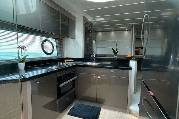 Sunseeker 74 Sport Yacht Yacht For Sale