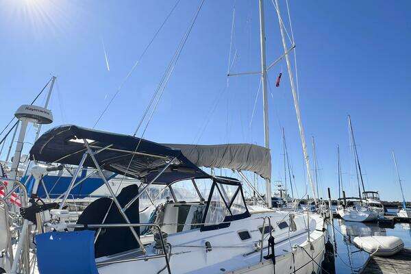 Photo of the 2007 Beneteau 373 "INDIGO"