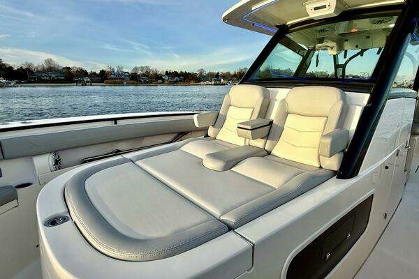 Scout 355 LXF Yacht For Sale