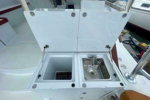 Custom Carolina 40 DeSanti Yacht For Sale