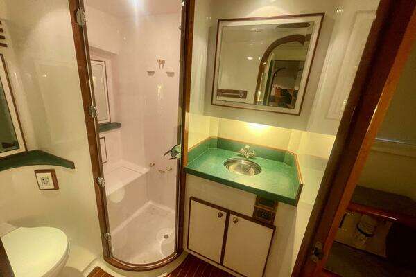 Custom Carolina 40 DeSanti Yacht For Sale