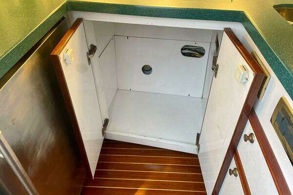 Custom Carolina 40 DeSanti Yacht For Sale