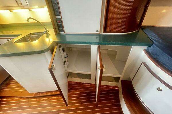 Custom Carolina 40 DeSanti Yacht For Sale