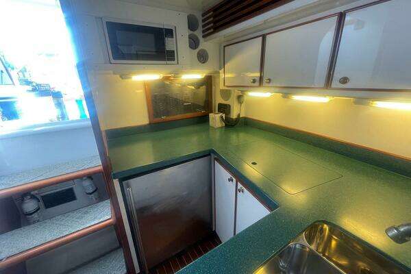 Custom Carolina 40 DeSanti Yacht For Sale