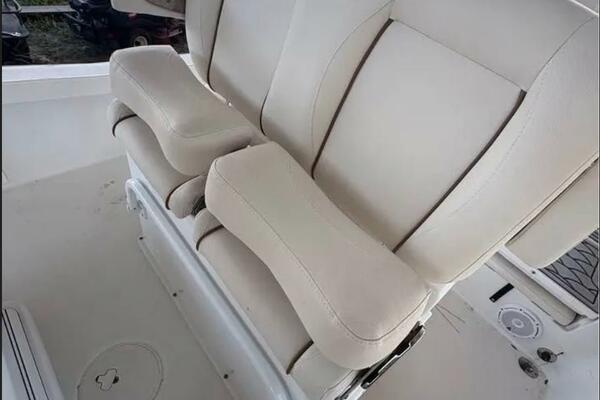 25ft Sea Hunt Yacht For Sale