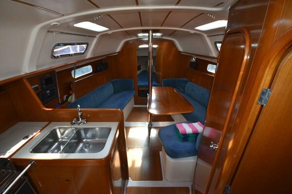 Vitality 32ft Beneteau Yacht For Sale