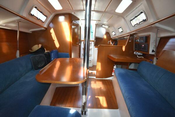 Vitality 32ft Beneteau Yacht For Sale