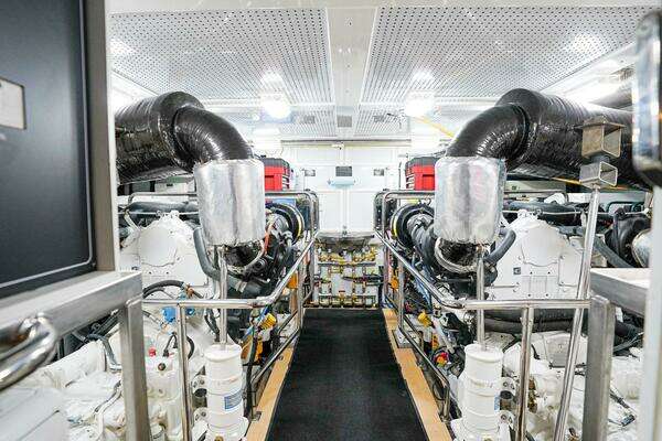 Outer Reef Yachts 860 Deluxbridge Motoryacht Yacht For Sale