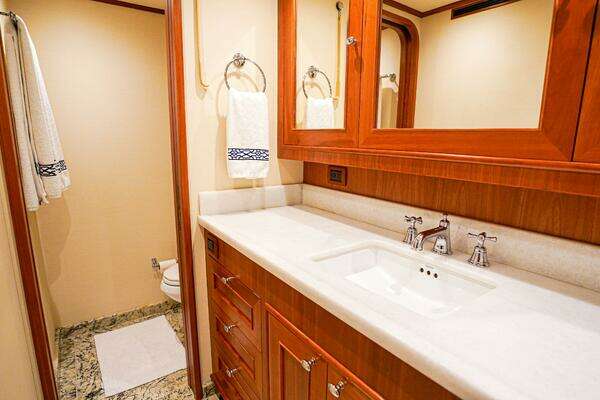 Outer Reef Yachts 860 Deluxbridge Motoryacht Yacht For Sale