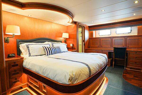 Outer Reef Yachts 860 Deluxbridge Motoryacht Yacht For Sale