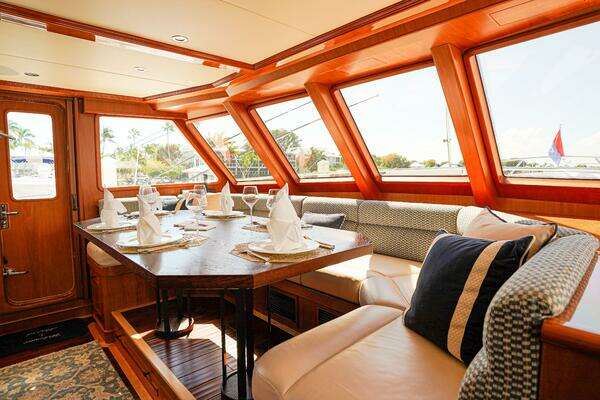 Outer Reef Yachts 860 Deluxbridge Motoryacht Yacht For Sale
