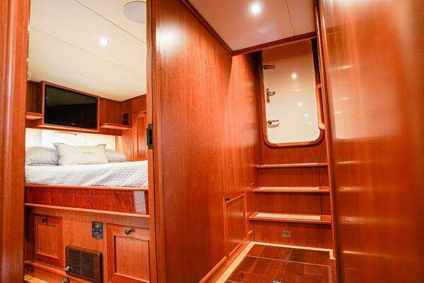 Outer Reef Yachts 860 Deluxbridge Motoryacht Yacht For Sale