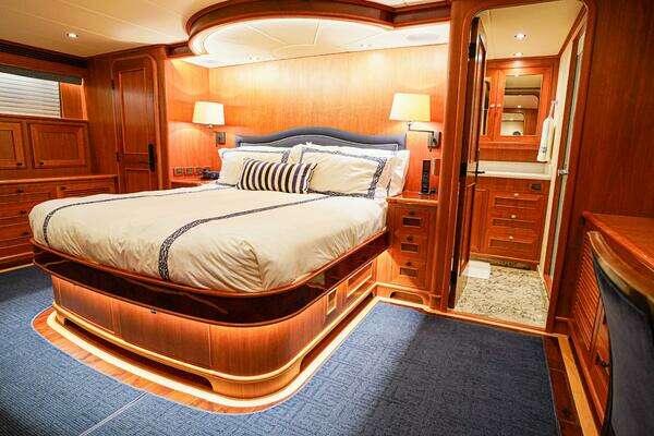 Outer Reef Yachts 860 Deluxbridge Motoryacht Yacht For Sale
