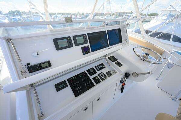 Hatteras GT 54 Yacht For Sale