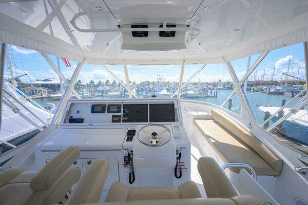 Hatteras GT 54 Yacht For Sale