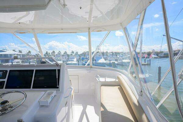 Hatteras GT 54 Yacht For Sale