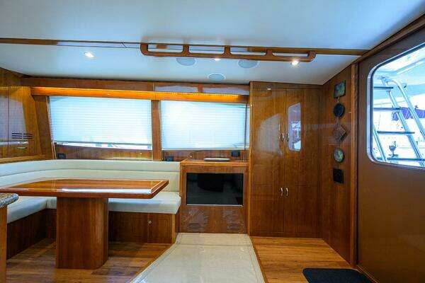 Hatteras GT 54 Yacht For Sale