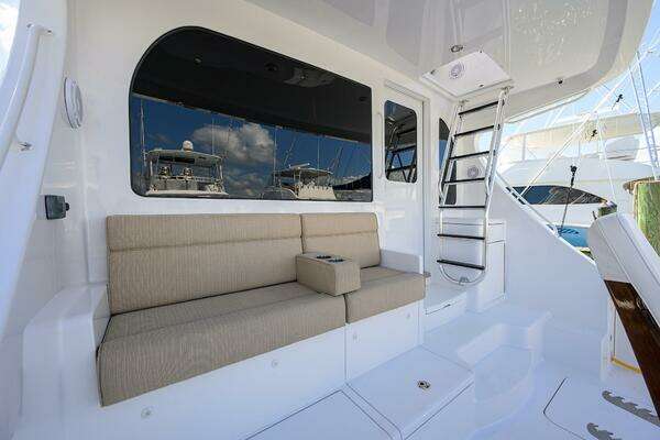 Hatteras GT 54 Yacht For Sale