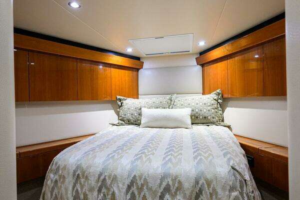 Hatteras GT 54 Yacht For Sale