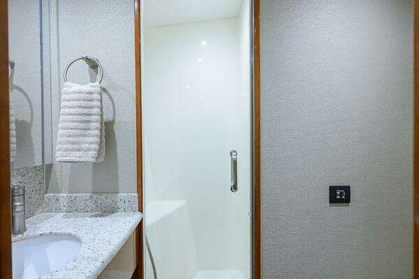 Hatteras GT 54 Yacht For Sale