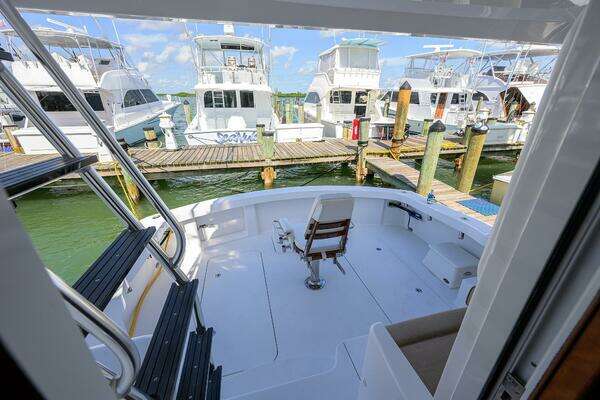 Hatteras GT 54 Yacht For Sale
