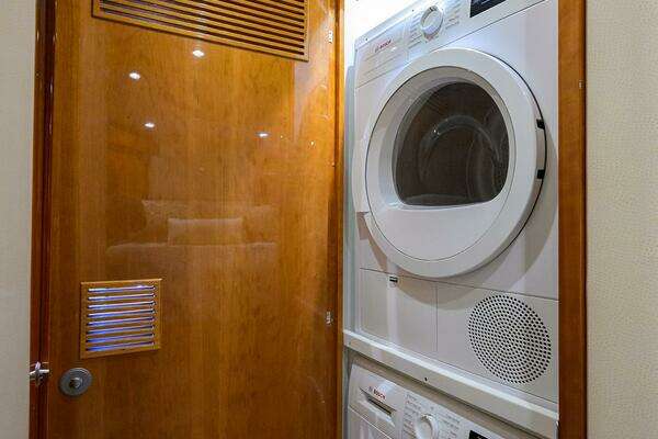 Hatteras GT 54 Yacht For Sale