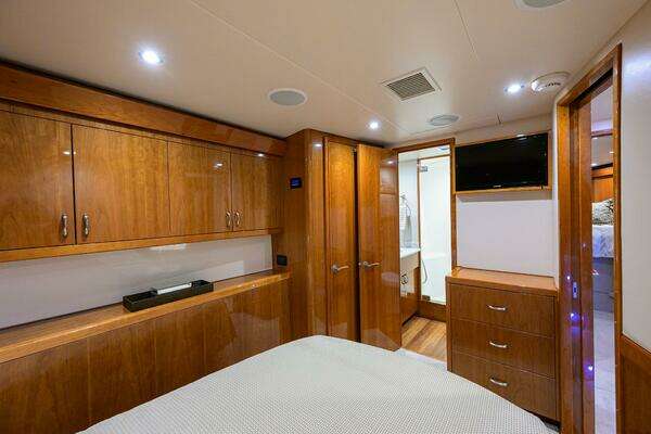 Hatteras GT 54 Yacht For Sale