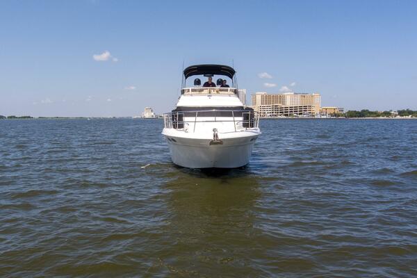 2000 40 Sea Ray 400 Sedan Bridge Silver Lining Exterior (2)