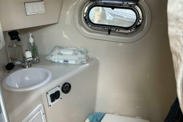 26ft Four Winns Yacht For Sale