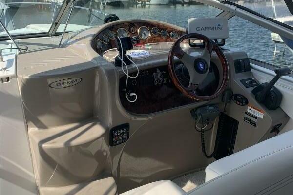 26ft Four Winns Yacht For Sale